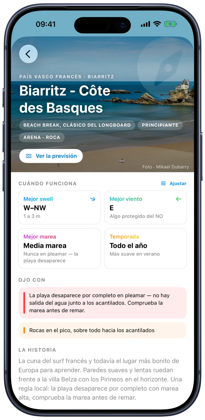 Una guía de spot de SurfMap para Uluwatu con mar de fondo, viento, marea y peligros