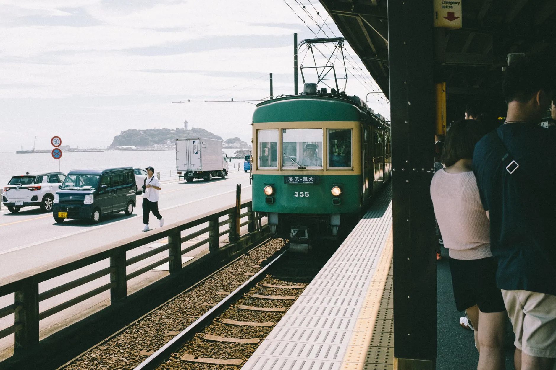 The Enoden between Fujisawa and Kamakura, Enoshima waiting behind