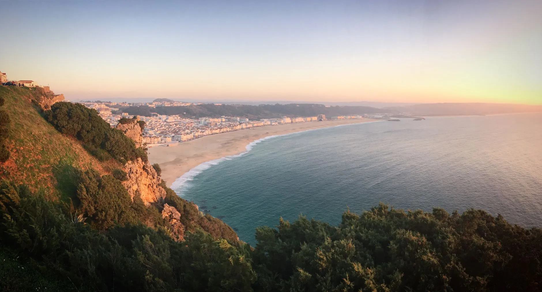 Waves and coastline at Praia do Norte