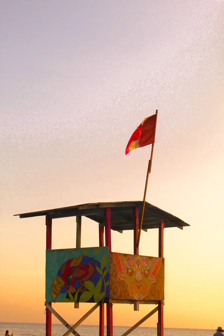 Red flag on the lifeguard tower, Puerto Escondido