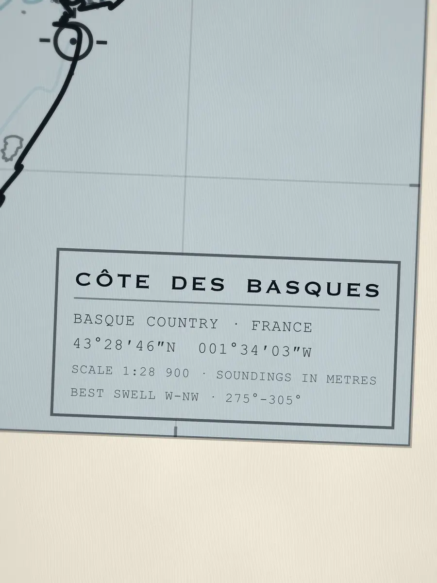 Close-up of the Côte des Basques title block: coordinates, scale and best swell