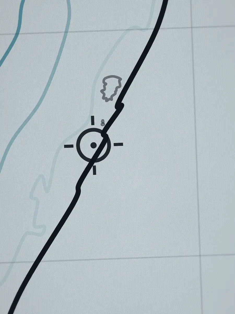 Close-up of the Ilbarritz peak and the depth contours around it