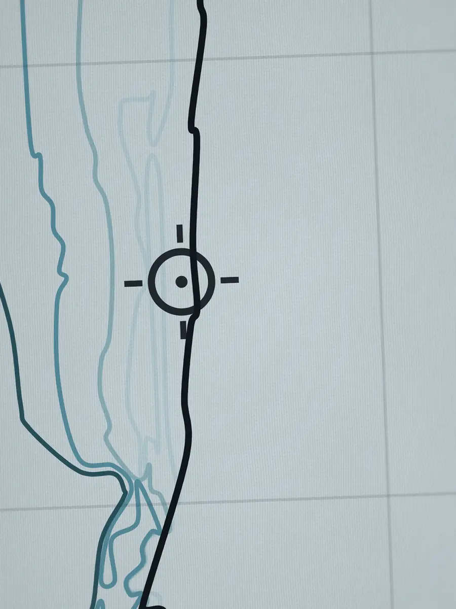 Close-up of the La Gravière peak and the depth contours around it