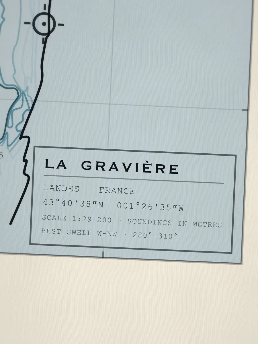 Close-up of the La Gravière title block: coordinates, scale and best swell