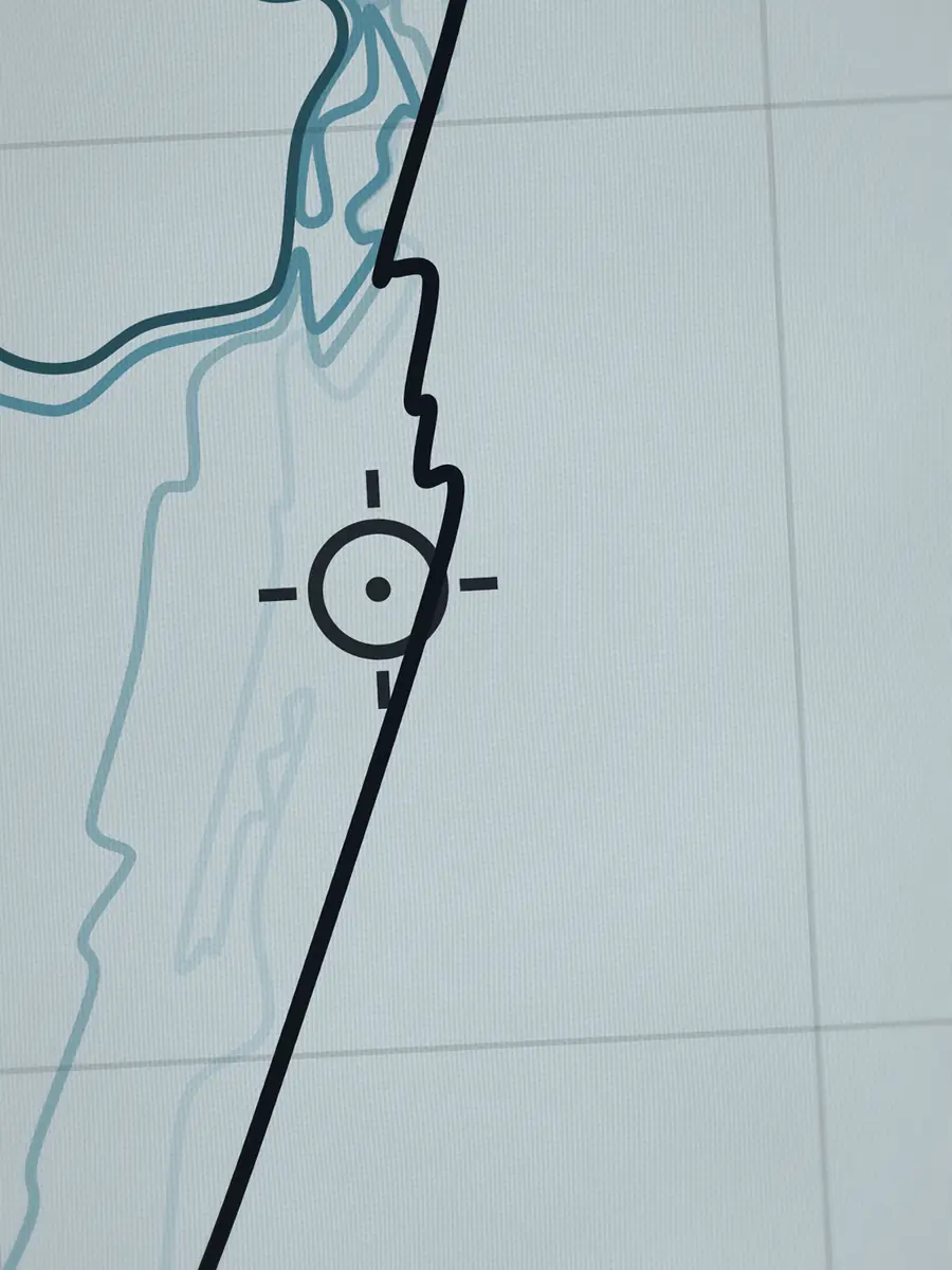 Close-up of the La Piste peak and the depth contours around it