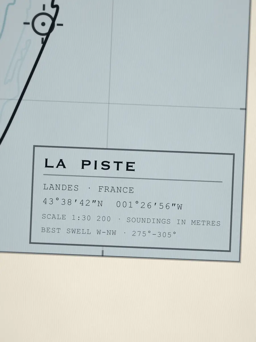 Close-up of the La Piste title block: coordinates, scale and best swell