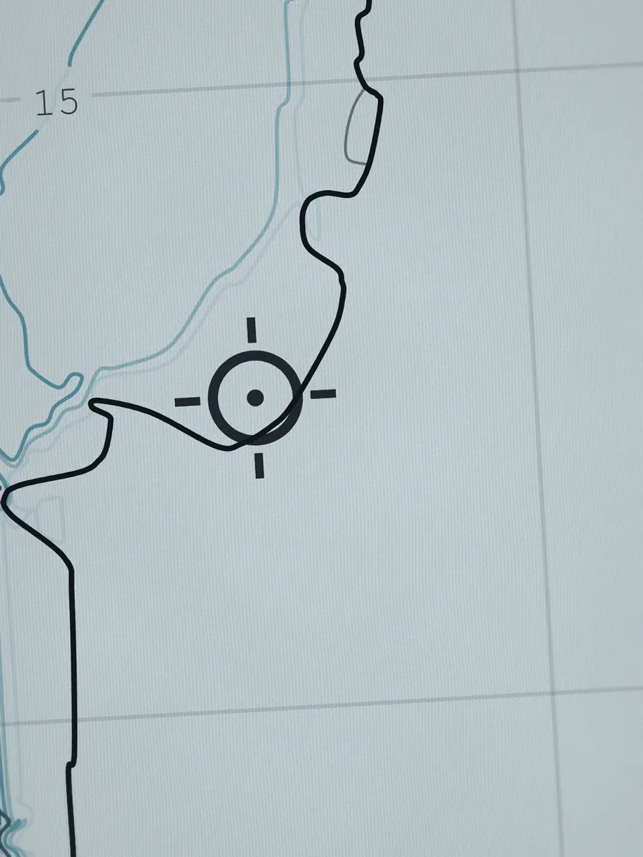 Gros plan sur le pic de Linda Mar et ses lignes de profondeur