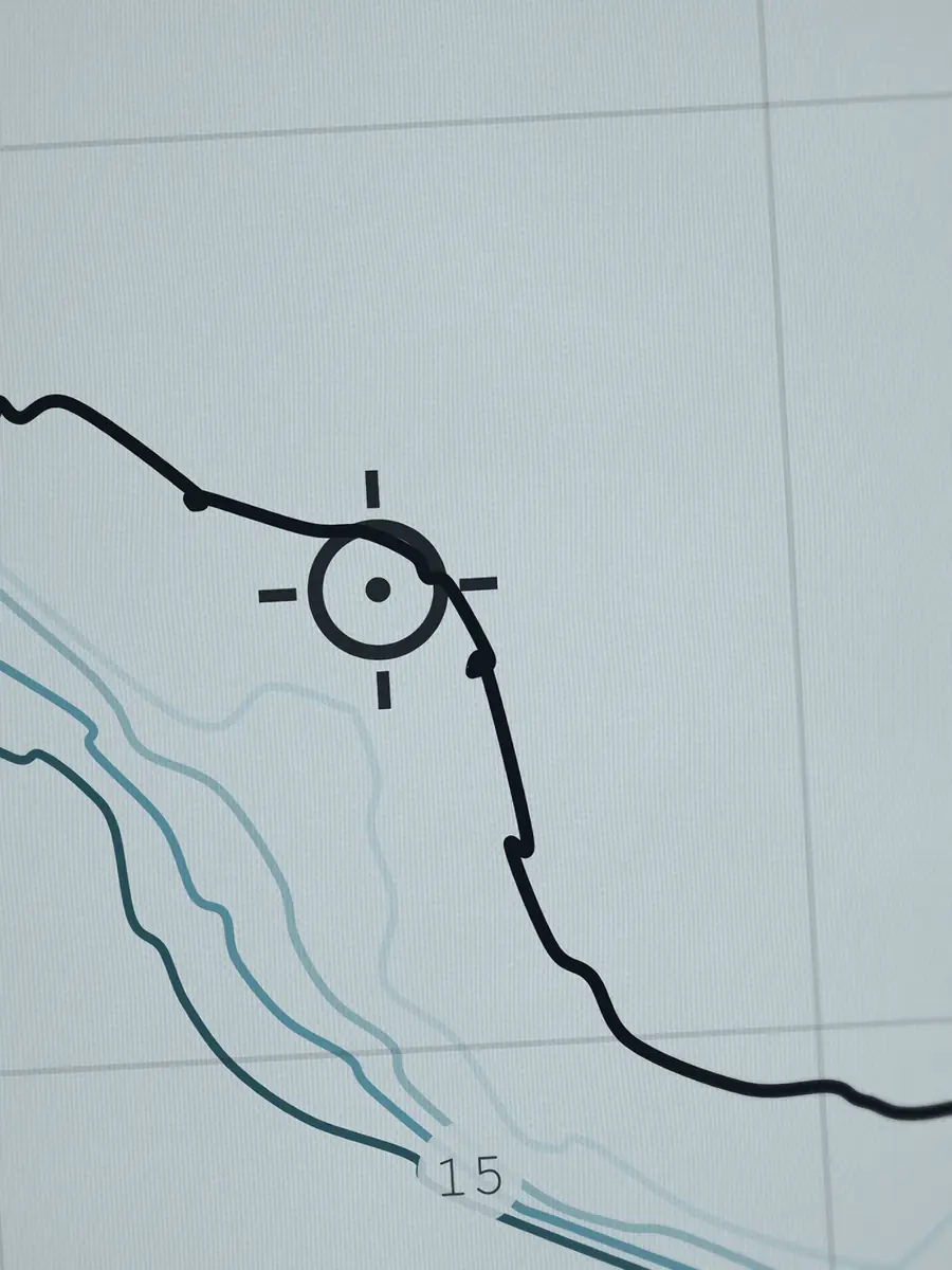 Close-up of the Queens peak and the depth contours around it