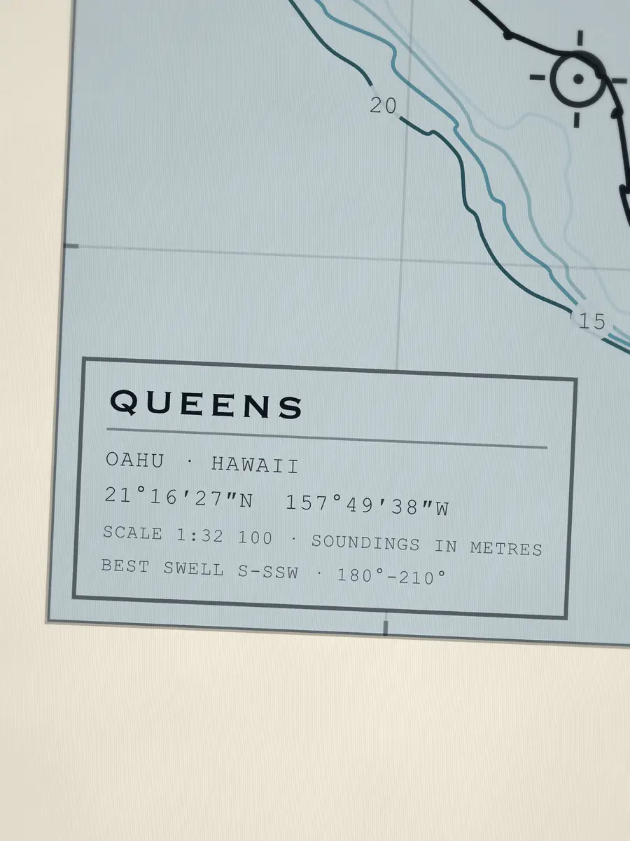 Close-up of the Queens title block: coordinates, scale and best swell