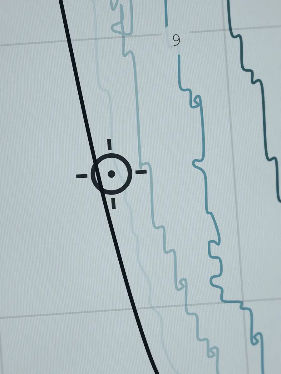 Close-up of the South Padre peak and the depth contours around it