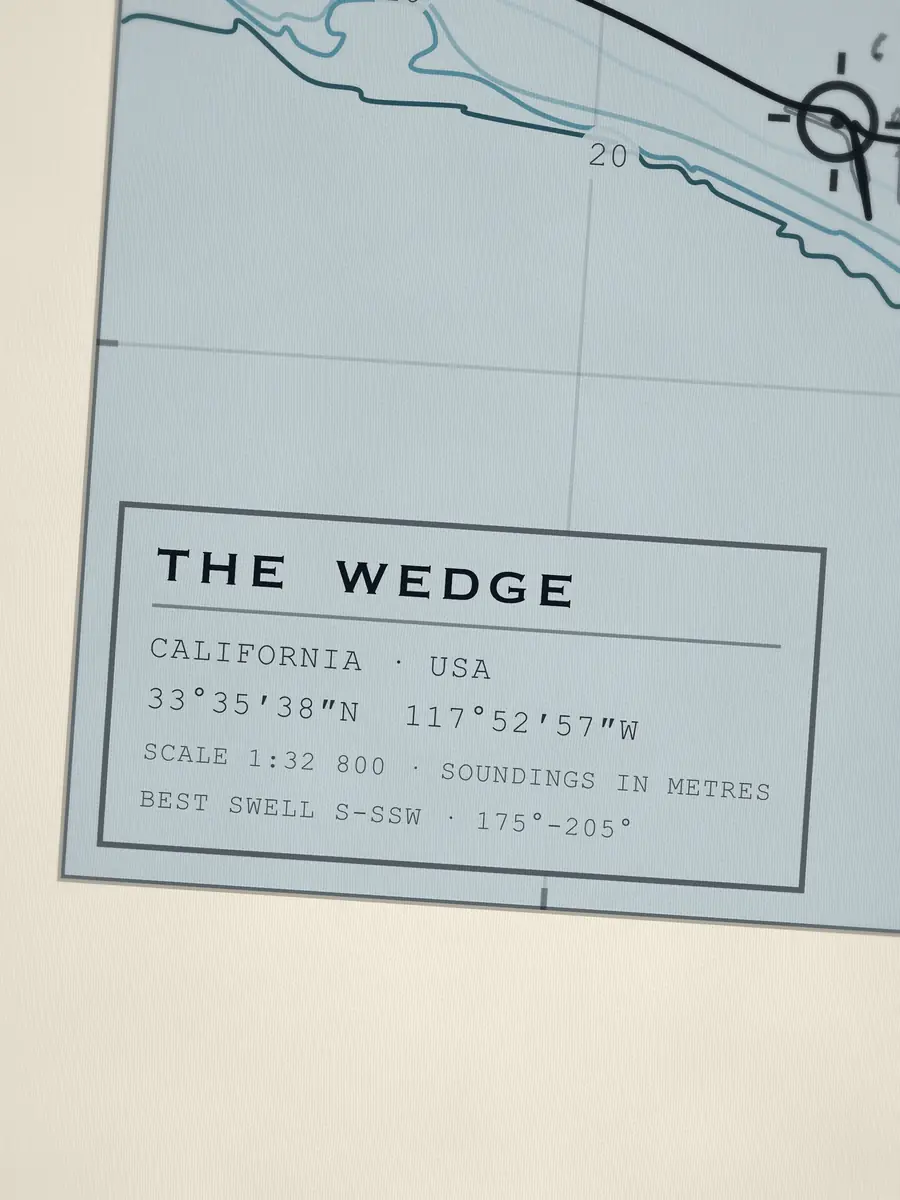 Primer plano del cartucho de The Wedge: coordenadas, escala y mejor swell