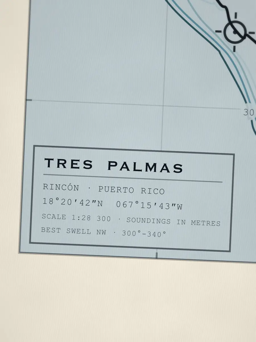 Close-up of the Tres Palmas title block: coordinates, scale and best swell